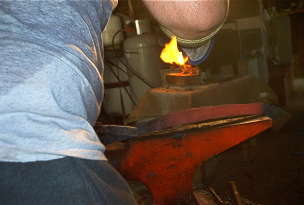 Keeping the blade straight
